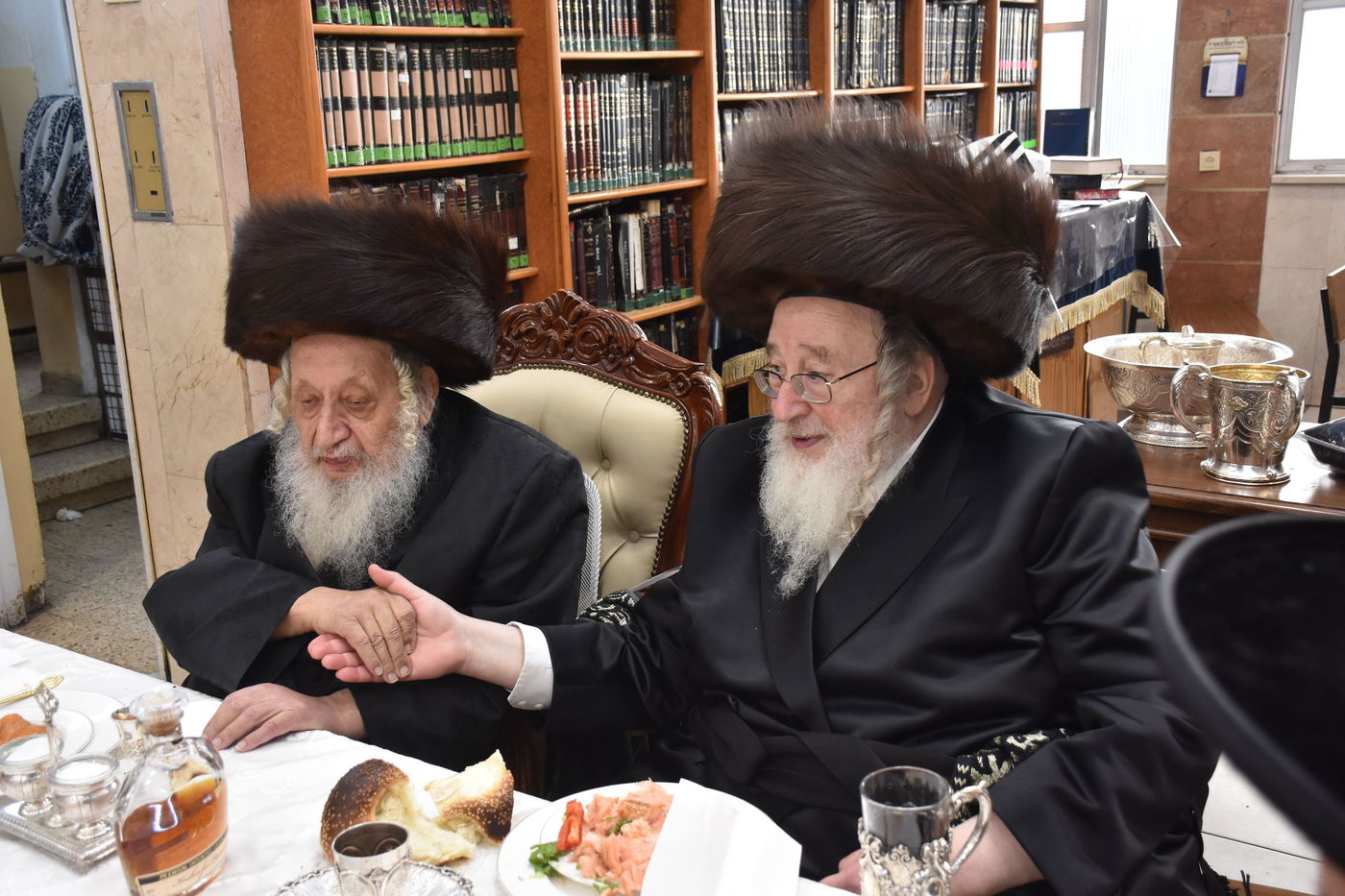 שמחת הברית בחצרות נאראל - ספינקא 