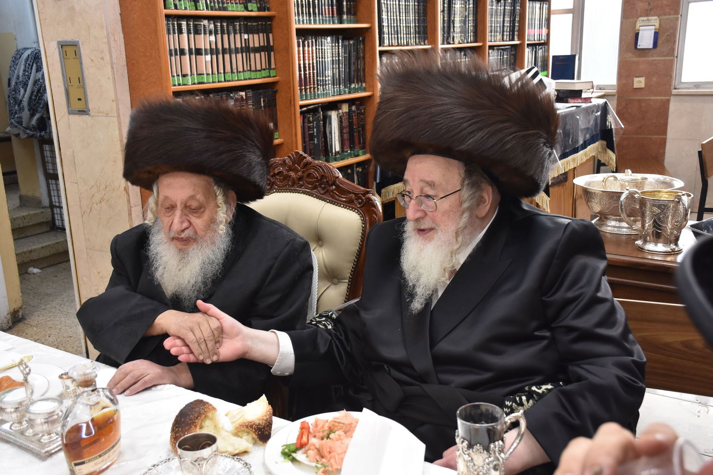 שמחת הברית בחצרות נאראל - ספינקא 