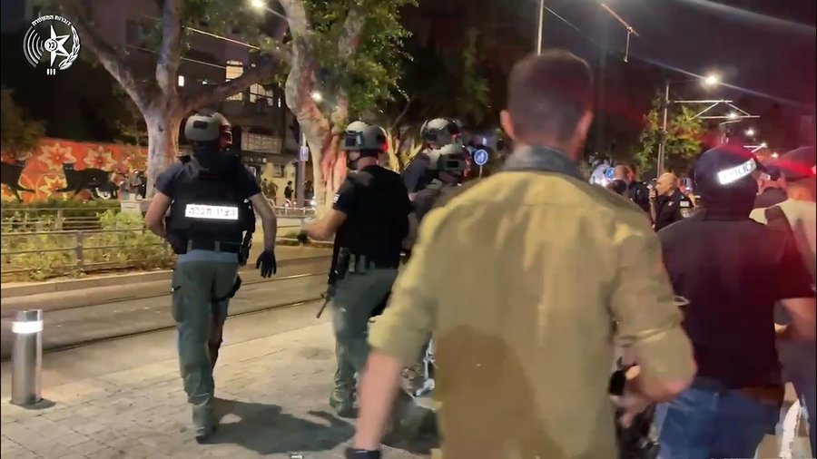תיעוד הגעת המחבלים לזירת הפיגוע ודבריו של רס״ל אדם סראי אל דין, חוקר בימ"ר ת"א