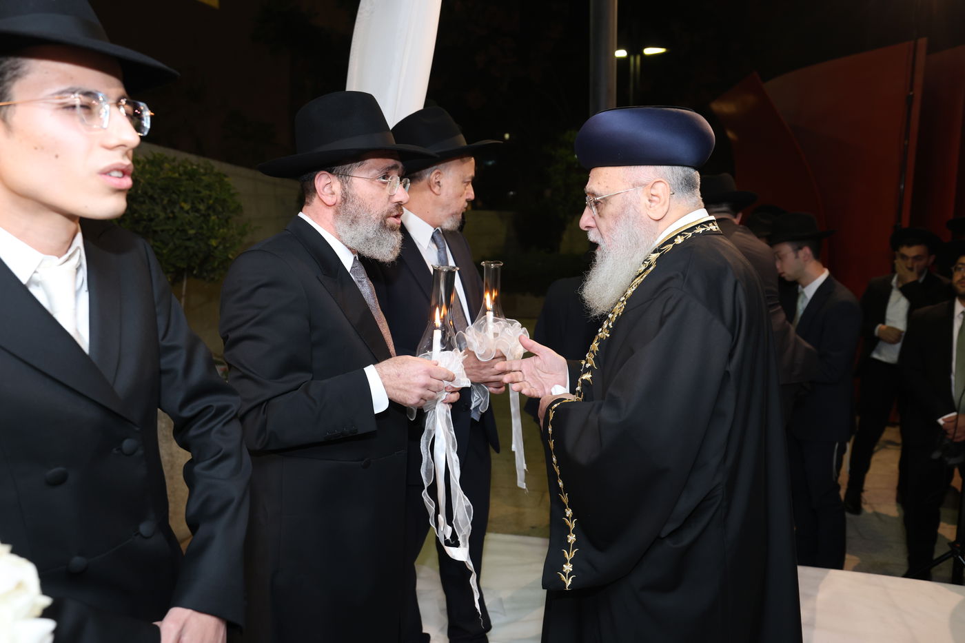 שמחת נישואי נכדתם המשותפת של הגר"י יוסף, והגרש"מ עמאר 