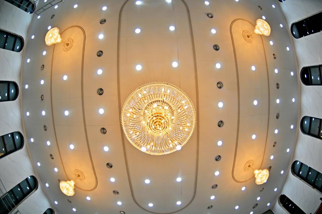 הכנות למעמד חנוכת הבית בויז'ניץ אלעד