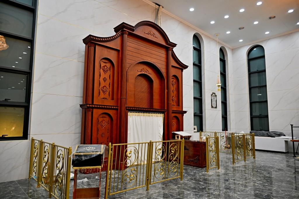 הכנות למעמד חנוכת הבית בויז'ניץ אלעד