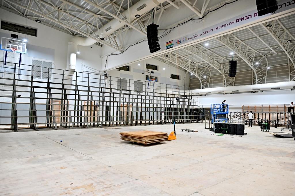 הכנות למעמד חנוכת הבית בויז'ניץ אלעד