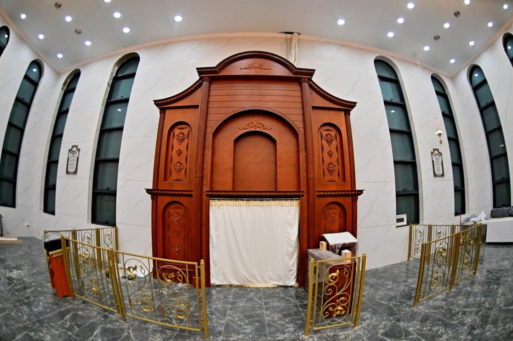 הכנות למעמד חנוכת הבית בויז'ניץ אלעד