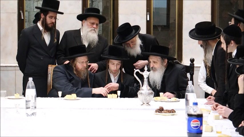אירוסי בן האדמו"ר משומרי אמונים ב"ב, עב"ג בת האדמו"ר משומרי אמונים י-ם