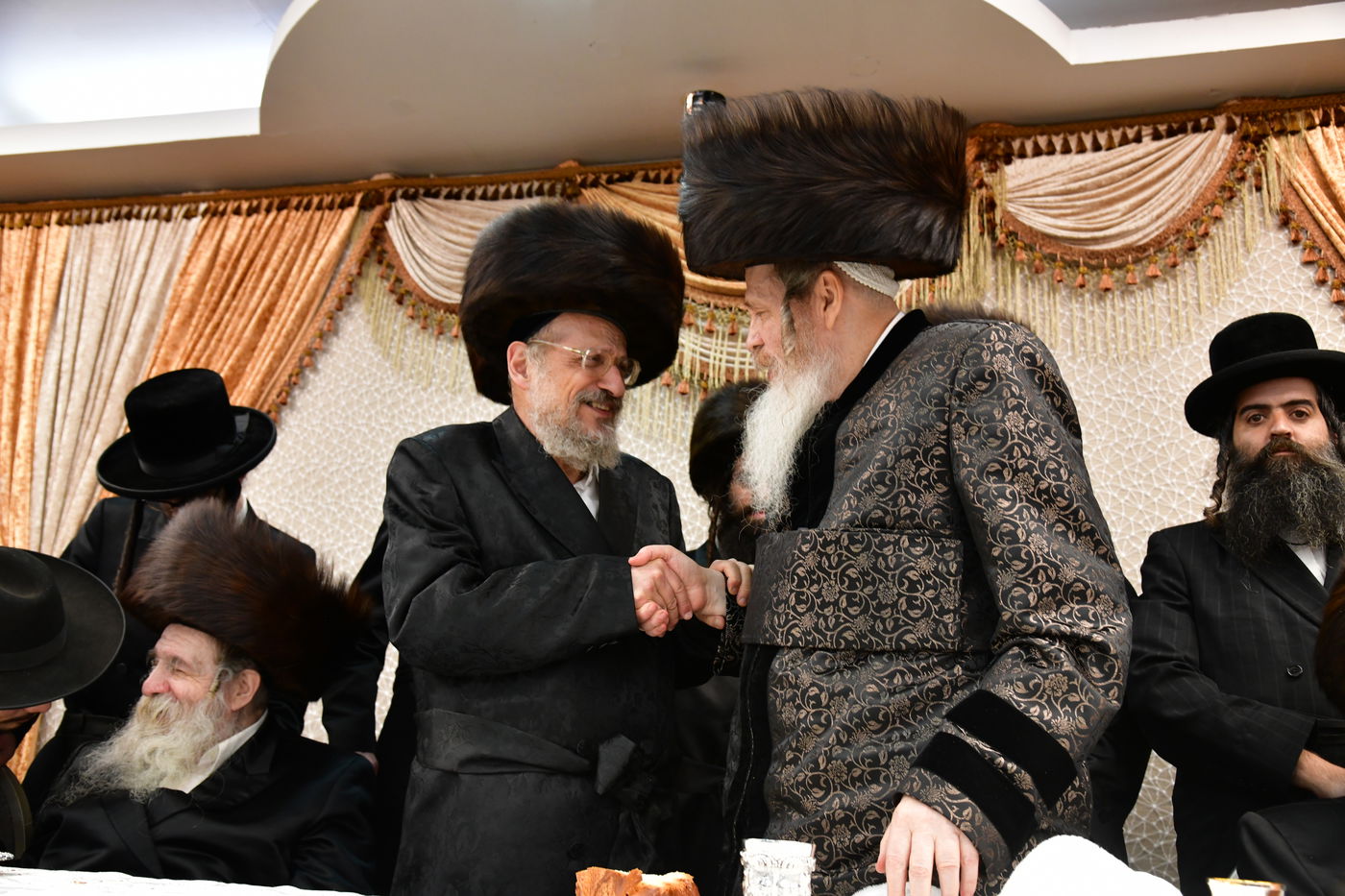 שמחת נישואי בת האדמו"ר משומרי אמונים אשדוד, עב"ג נכד האדמו"ר מלויעב טשערנוביל