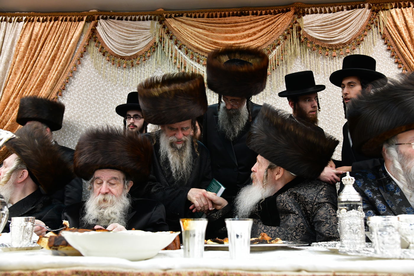 שמחת נישואי בת האדמו"ר משומרי אמונים אשדוד, עב"ג נכד האדמו"ר מלויעב טשערנוביל