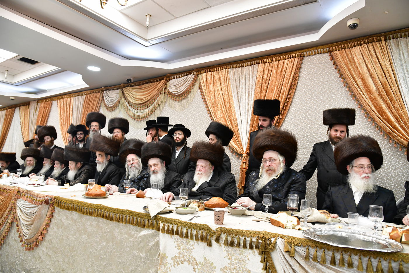 שמחת נישואי בת האדמו"ר משומרי אמונים אשדוד, עב"ג נכד האדמו"ר מלויעב טשערנוביל