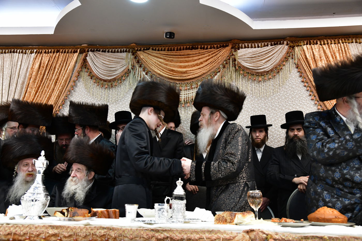 שמחת נישואי בת האדמו"ר משומרי אמונים אשדוד, עב"ג נכד האדמו"ר מלויעב טשערנוביל