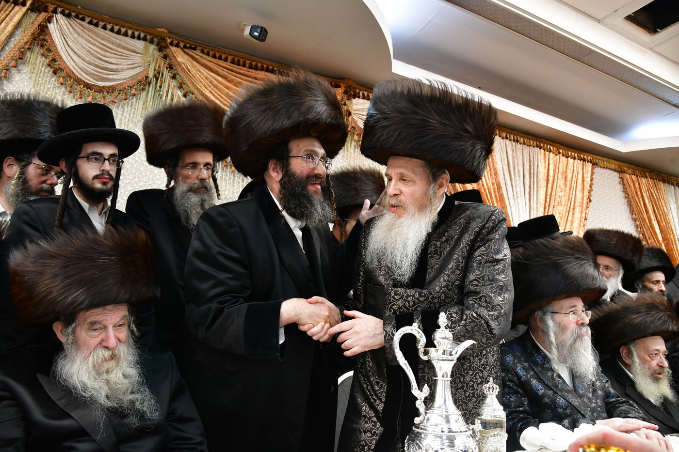 שמחת נישואי בת האדמו"ר משומרי אמונים אשדוד, עב"ג נכד האדמו"ר מלויעב טשערנוביל