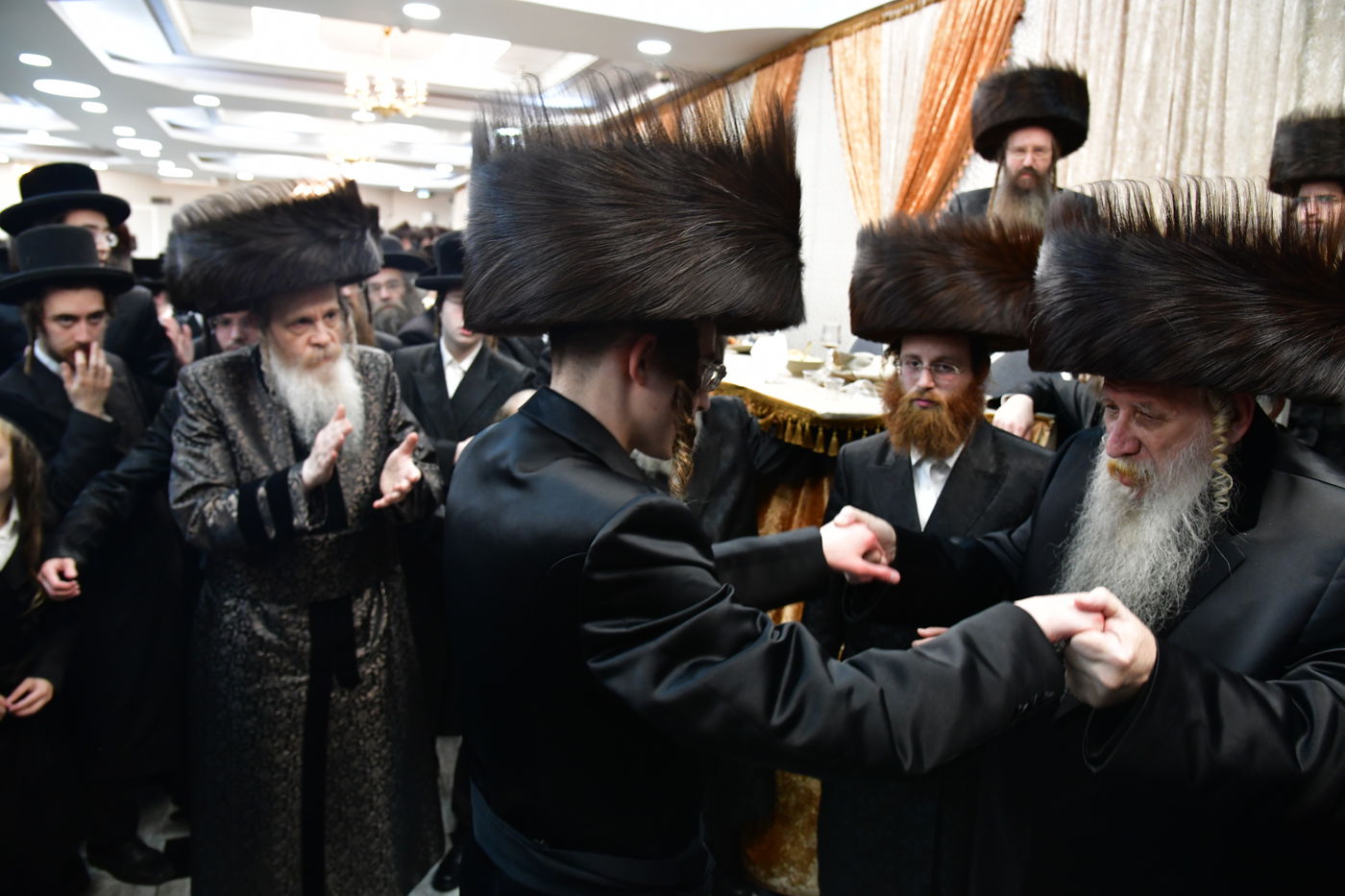 שמחת נישואי בת האדמו"ר משומרי אמונים אשדוד, עב"ג נכד האדמו"ר מלויעב טשערנוביל