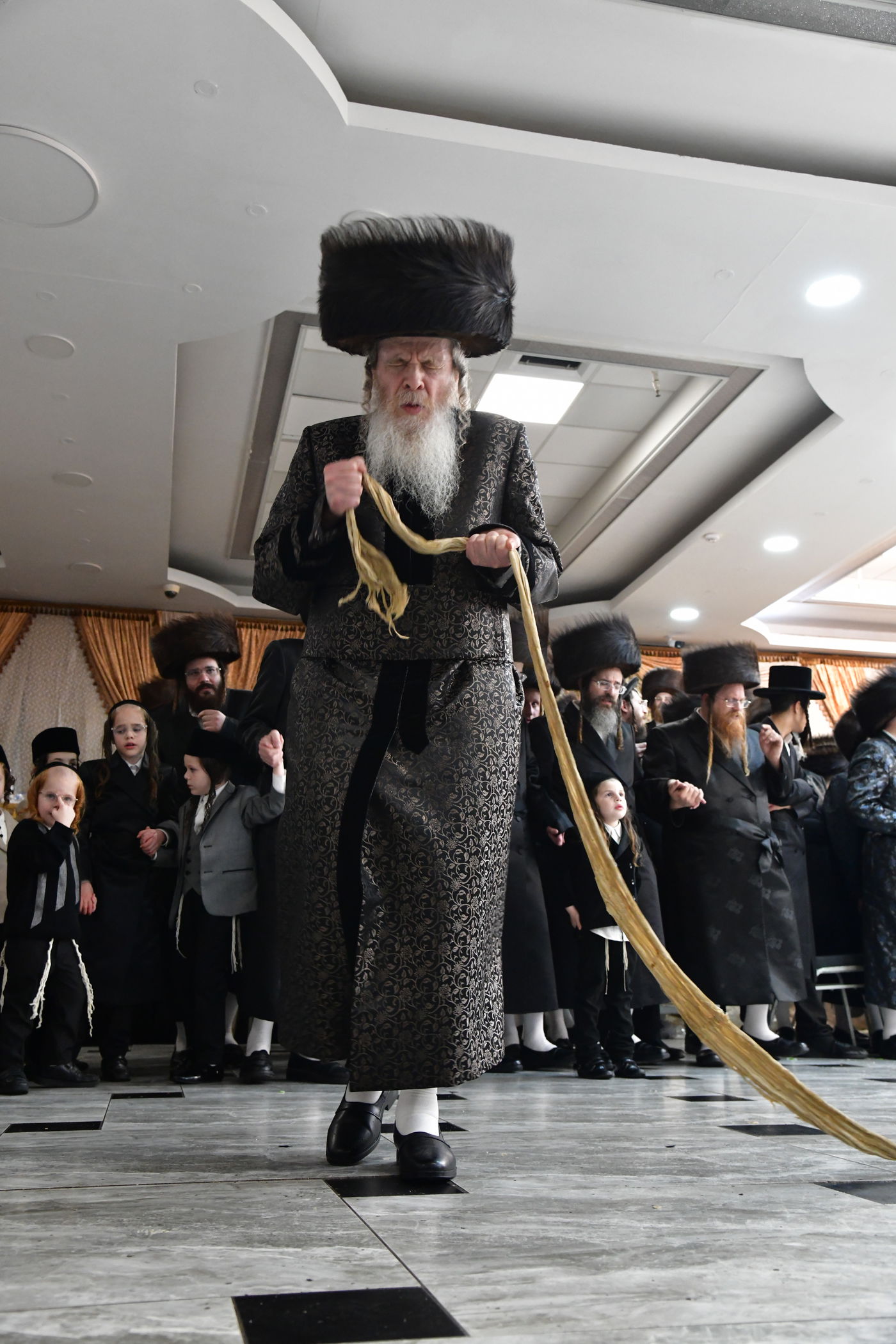 שמחת נישואי בת האדמו"ר משומרי אמונים אשדוד, עב"ג נכד האדמו"ר מלויעב טשערנוביל