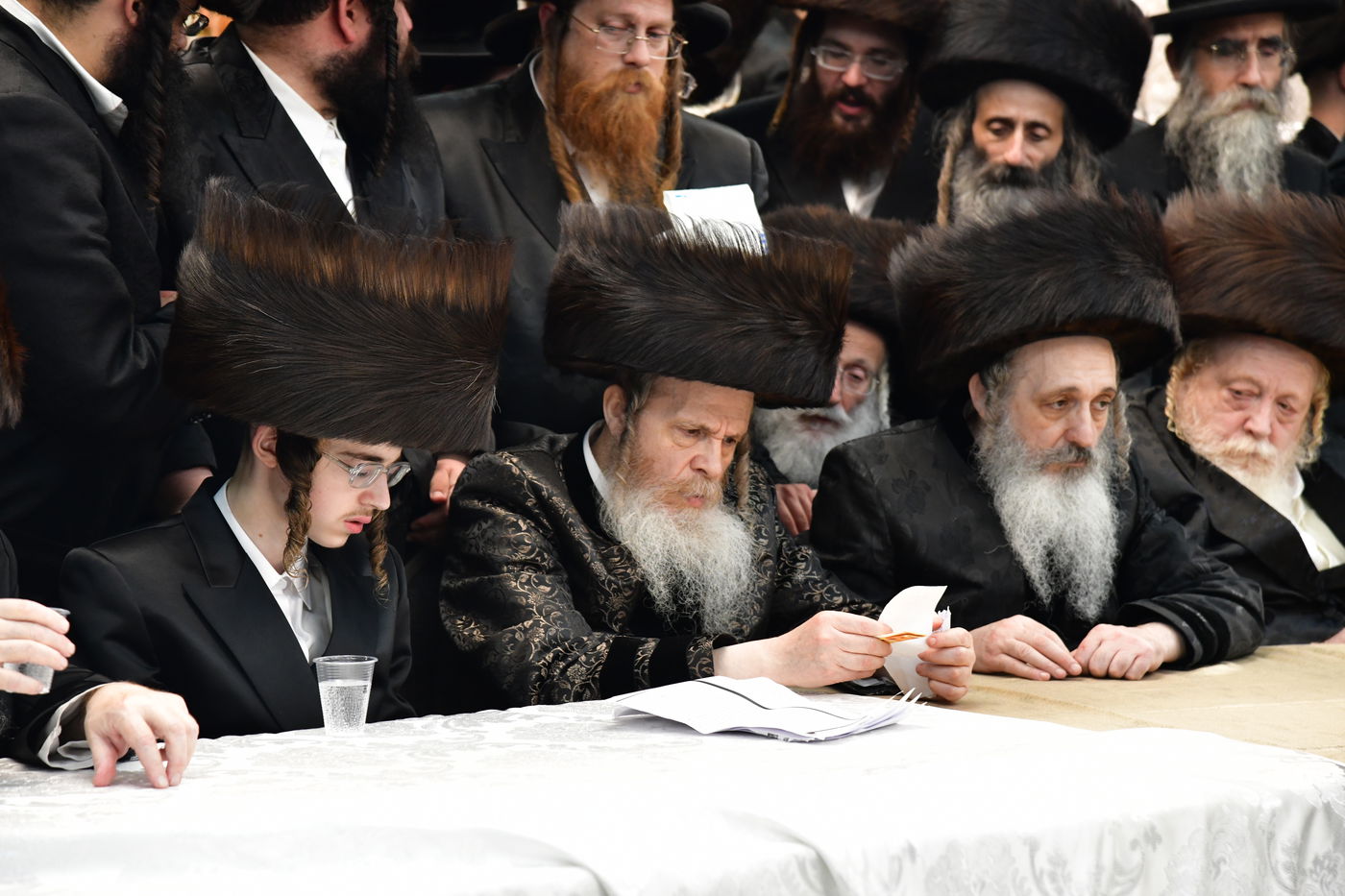 שמחת נישואי בת האדמו"ר משומרי אמונים אשדוד, עב"ג נכד האדמו"ר מלויעב טשערנוביל