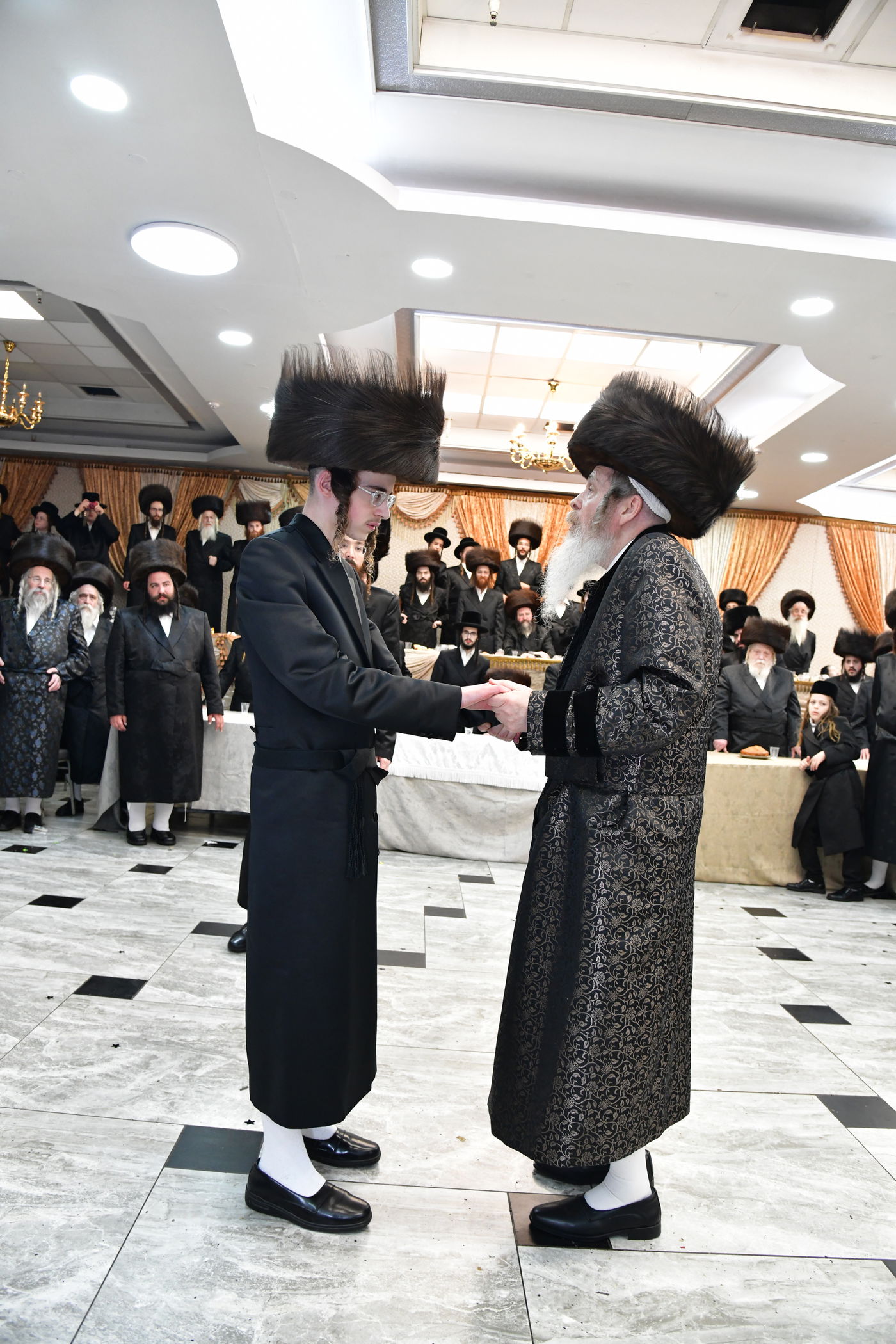 שמחת נישואי בת האדמו"ר משומרי אמונים אשדוד, עב"ג נכד האדמו"ר מלויעב טשערנוביל