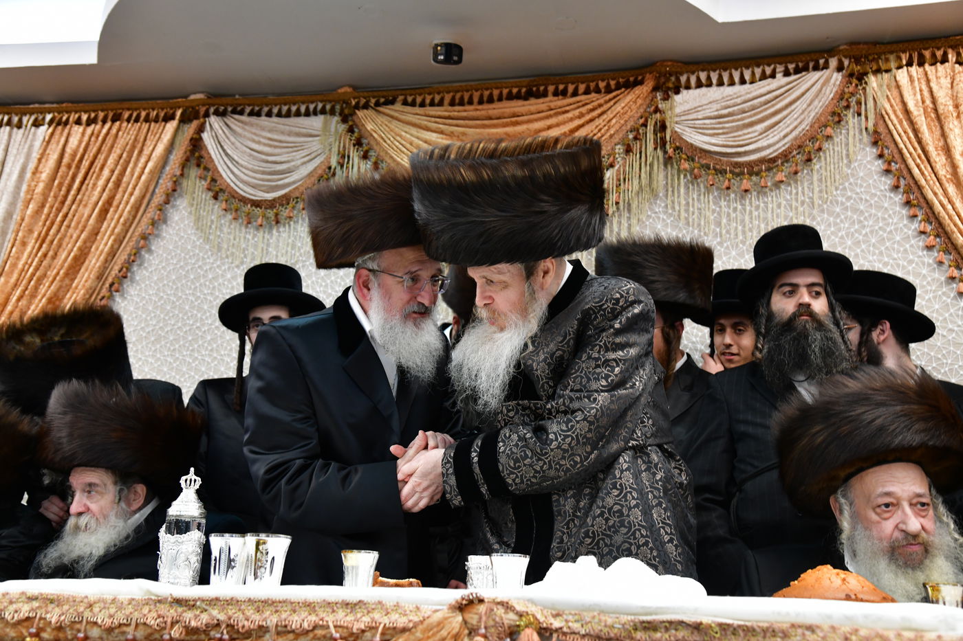 שמחת נישואי בת האדמו"ר משומרי אמונים אשדוד, עב"ג נכד האדמו"ר מלויעב טשערנוביל