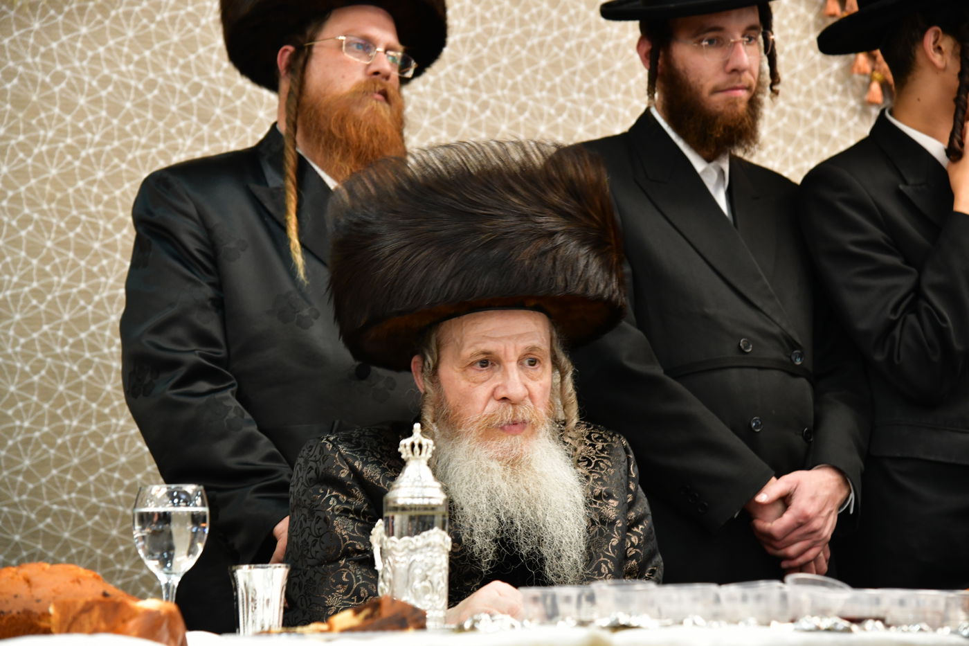 שמחת נישואי בת האדמו"ר משומרי אמונים אשדוד, עב"ג נכד האדמו"ר מלויעב טשערנוביל