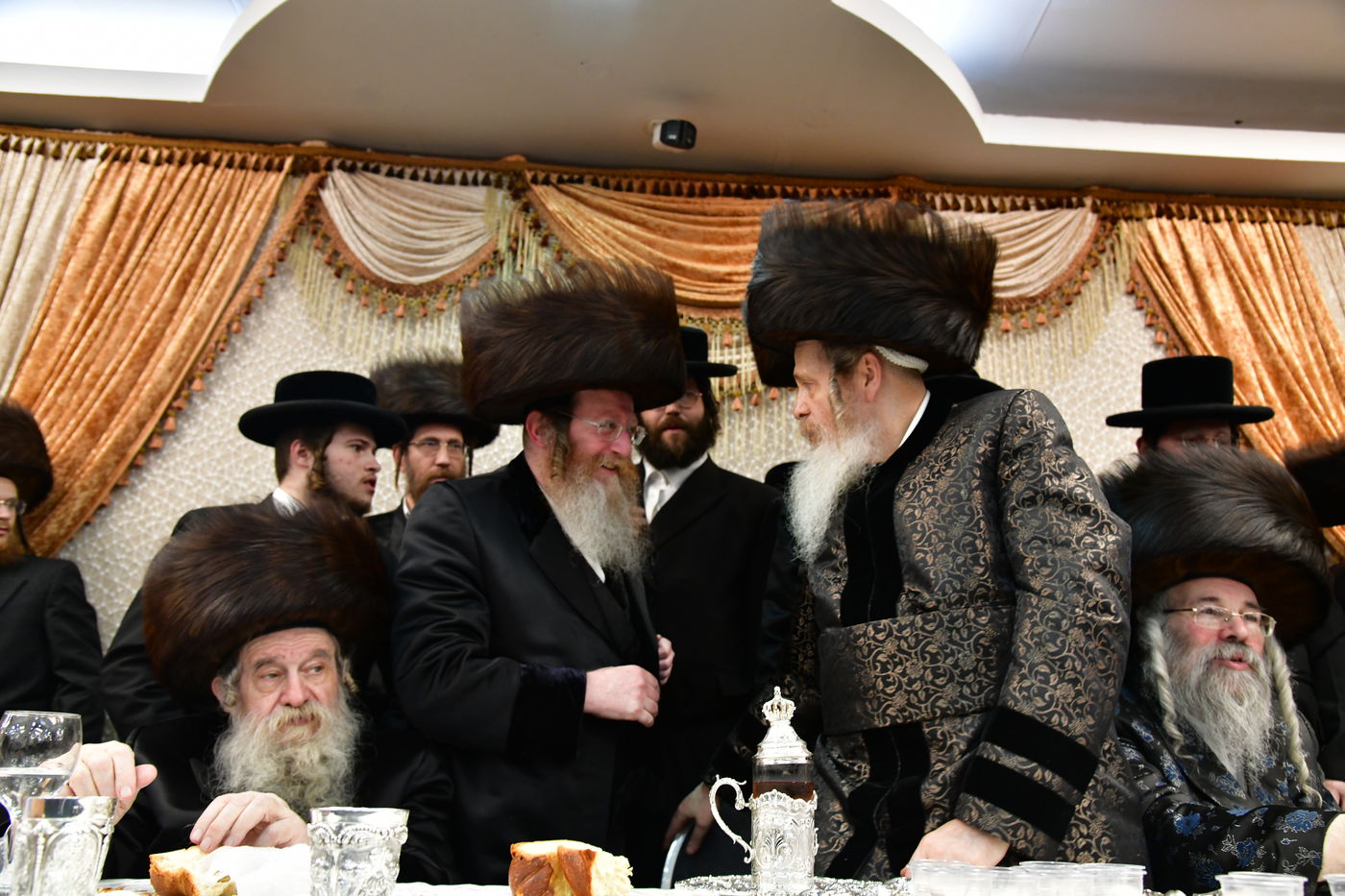 שמחת נישואי בת האדמו"ר משומרי אמונים אשדוד, עב"ג נכד האדמו"ר מלויעב טשערנוביל