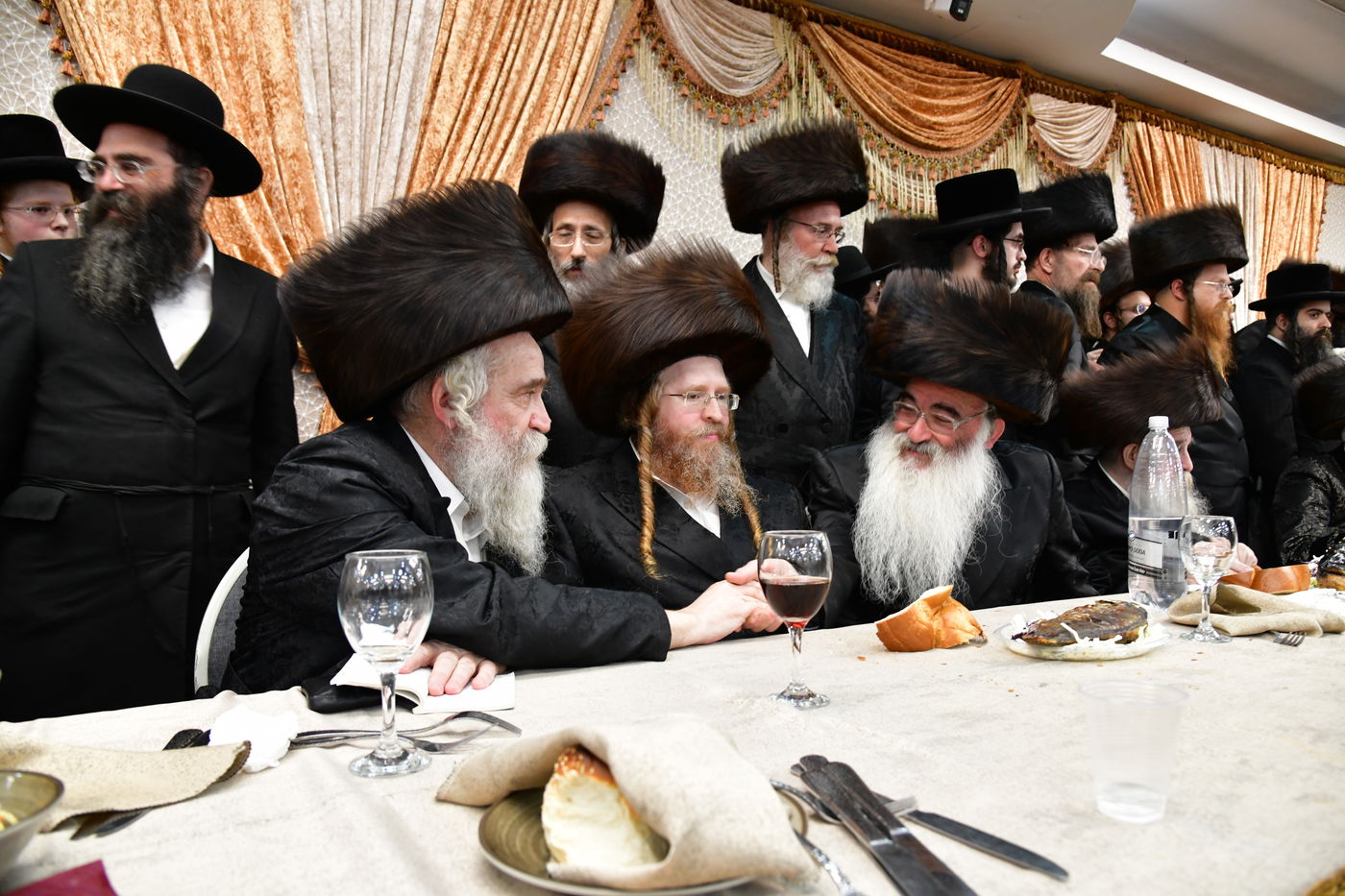 שמחת נישואי בת האדמו"ר משומרי אמונים אשדוד, עב"ג נכד האדמו"ר מלויעב טשערנוביל