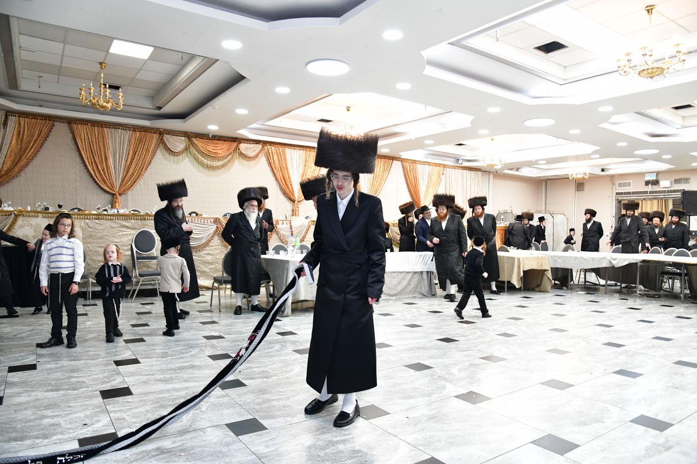 שמחת נישואי בת האדמו"ר משומרי אמונים אשדוד, עב"ג נכד האדמו"ר מלויעב טשערנוביל