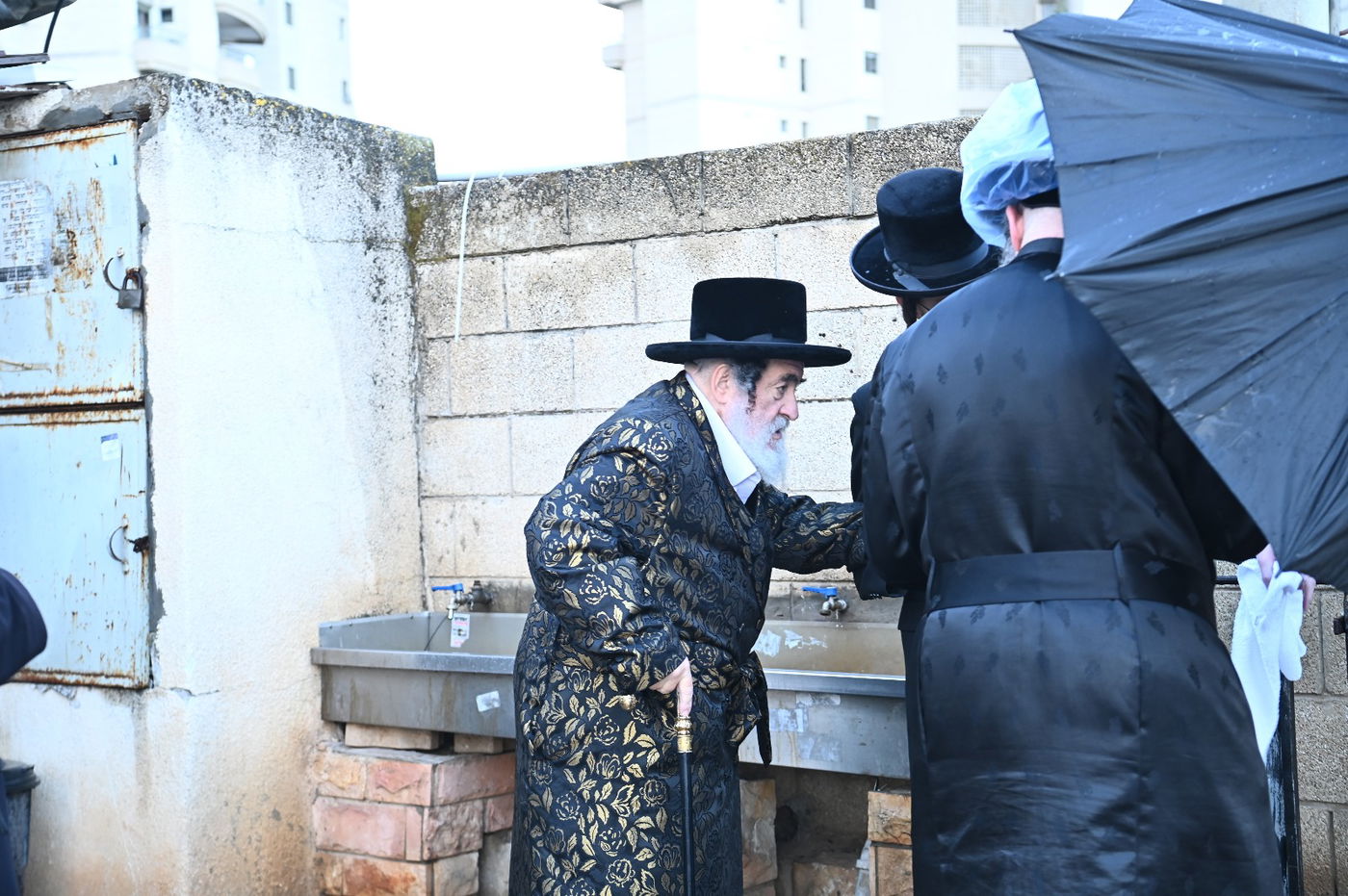 האדמו"ר מויז'ניץ בציון חותנו האדמו"ר מטשערנוביל