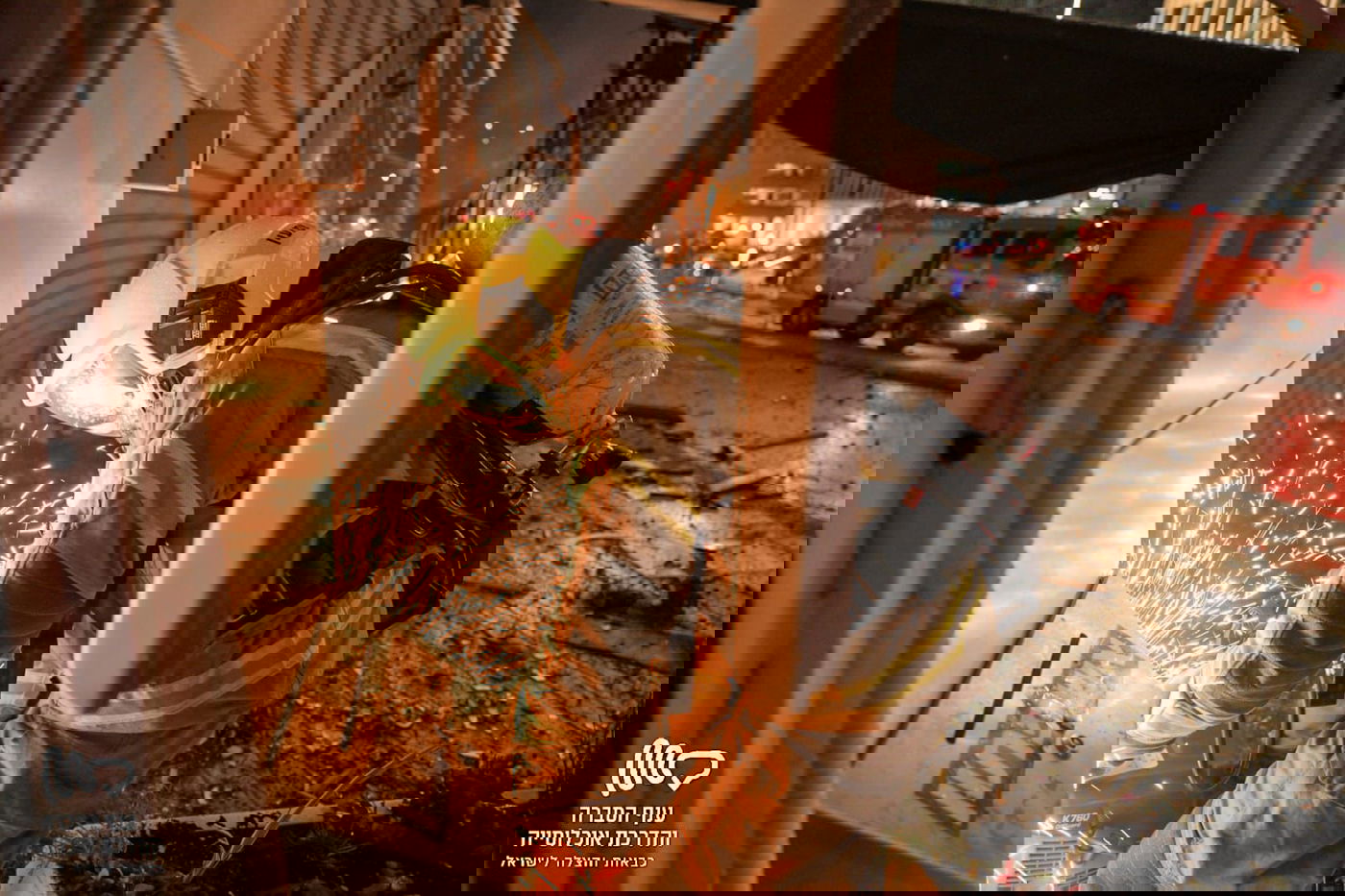 חמישה פצועים, שריפה והרס רב מנפילת חלקי טיל ברמת גן | 5 הרוגים בביירות