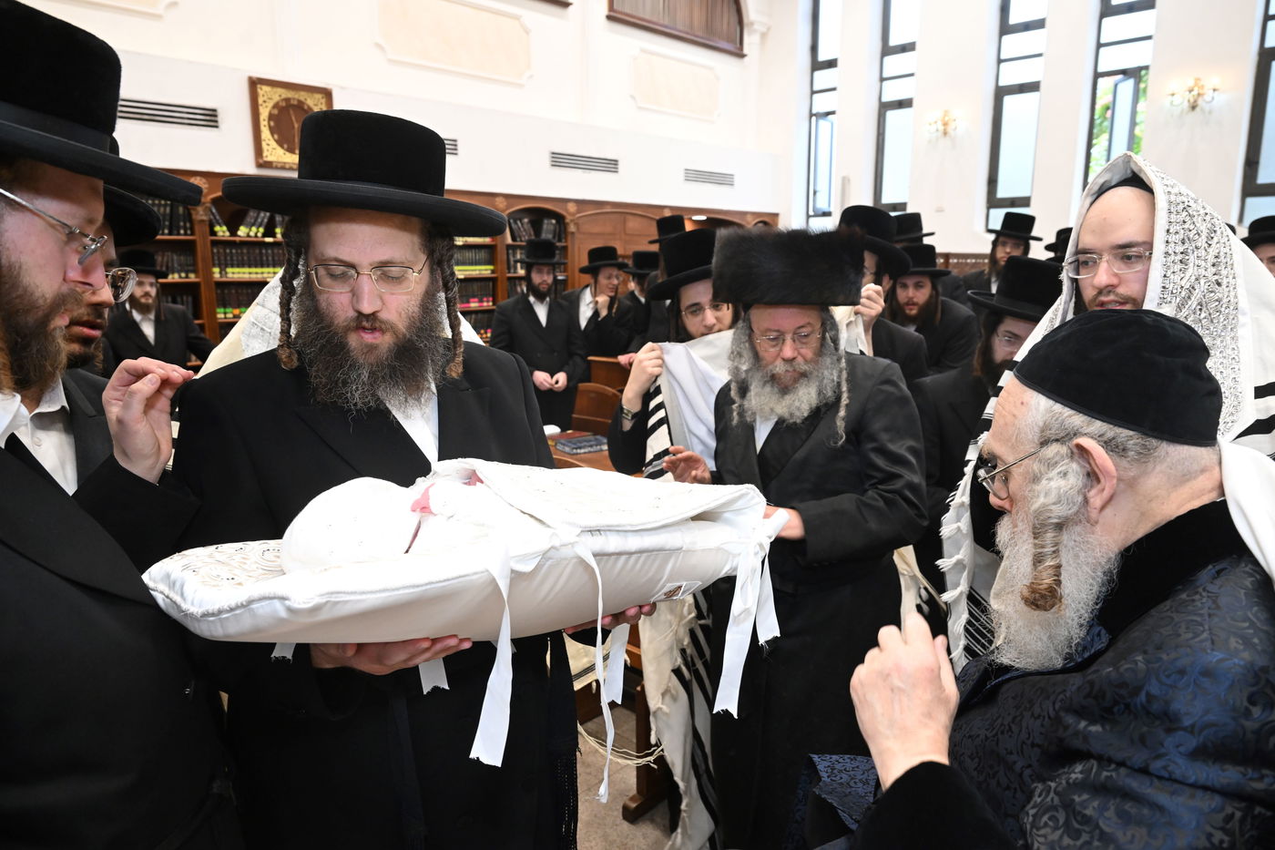 שמחת הברית בחצרות רימנוב - קומרנא - טעמשוואר