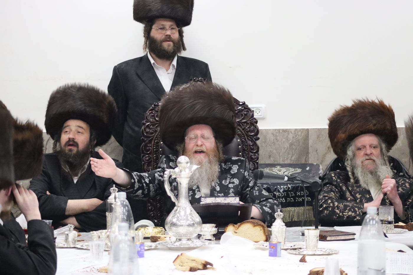 האדמו"ר מטרבישאן בהילולת אביו זצ"ל