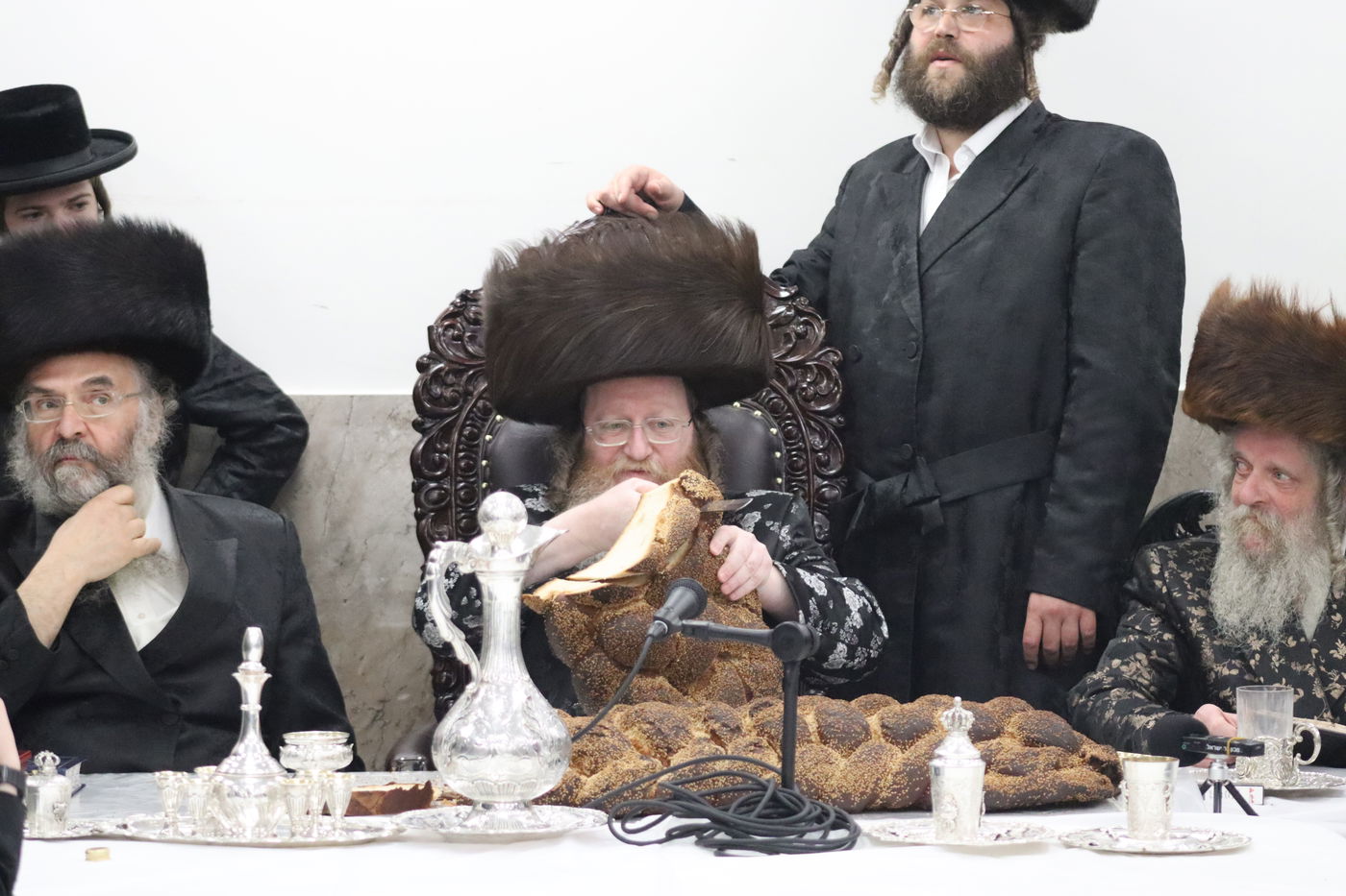 האדמו"ר מטרבישאן בהילולת אביו זצ"ל