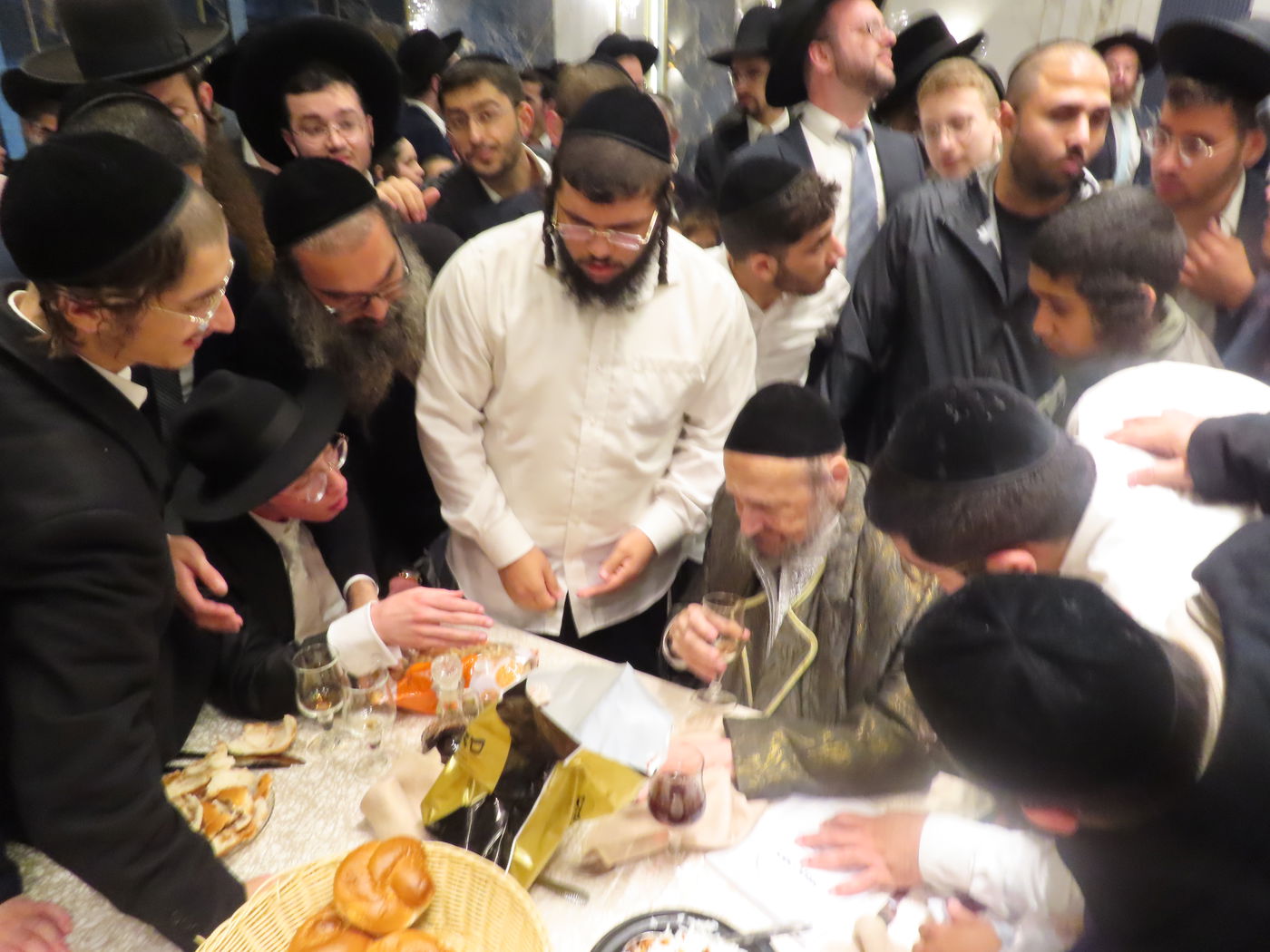 שמחת נישואי נכדת הגאון רבי יצחק זילברשטיין 