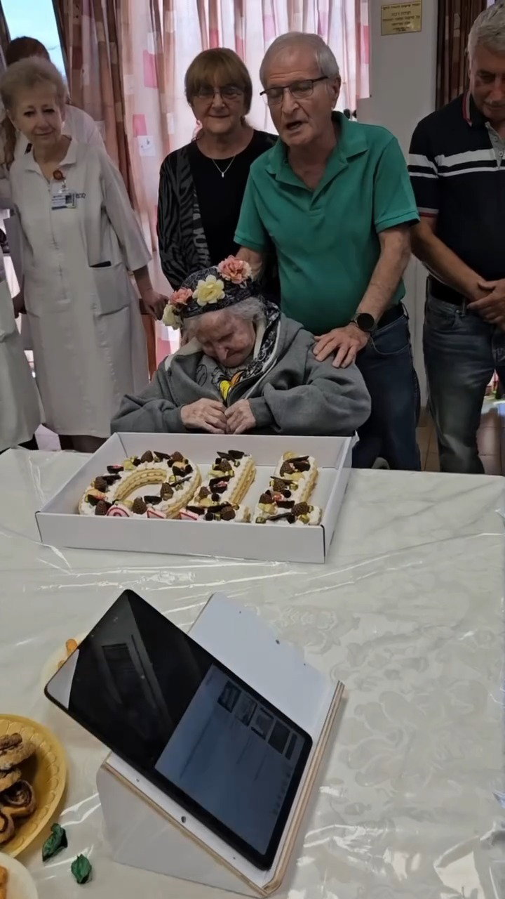 צילה כהן חוגגת יום הולדת 110 