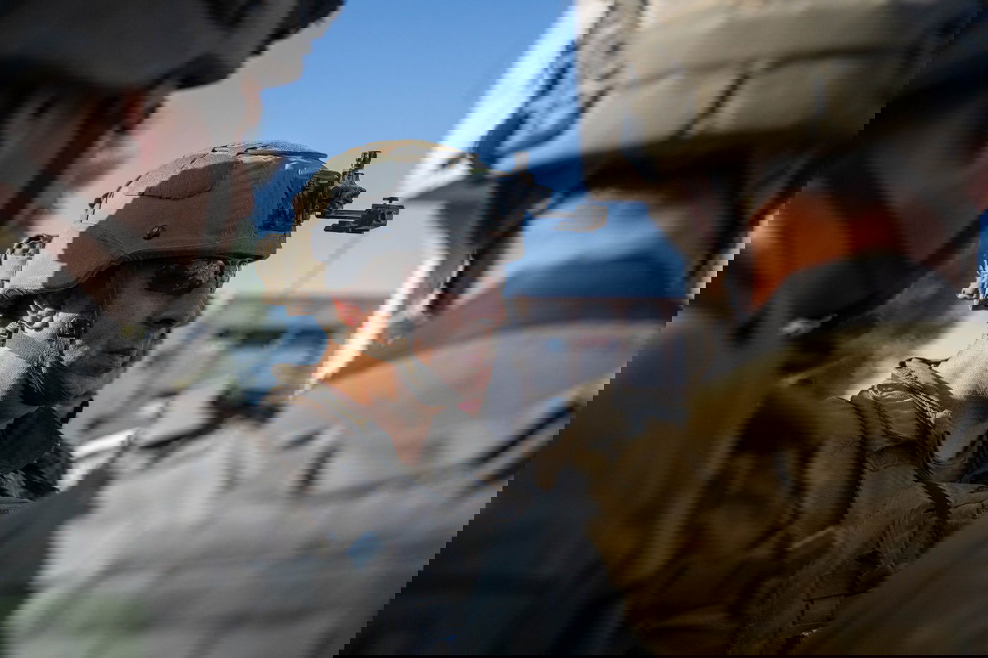 מפקד האוגדה ומח"ט כפיר בבית להיא