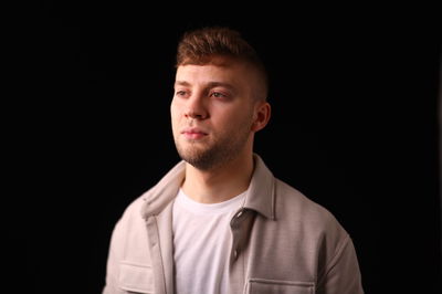 בני הורביץ בסינגל חדש: "לא בשליטתי"