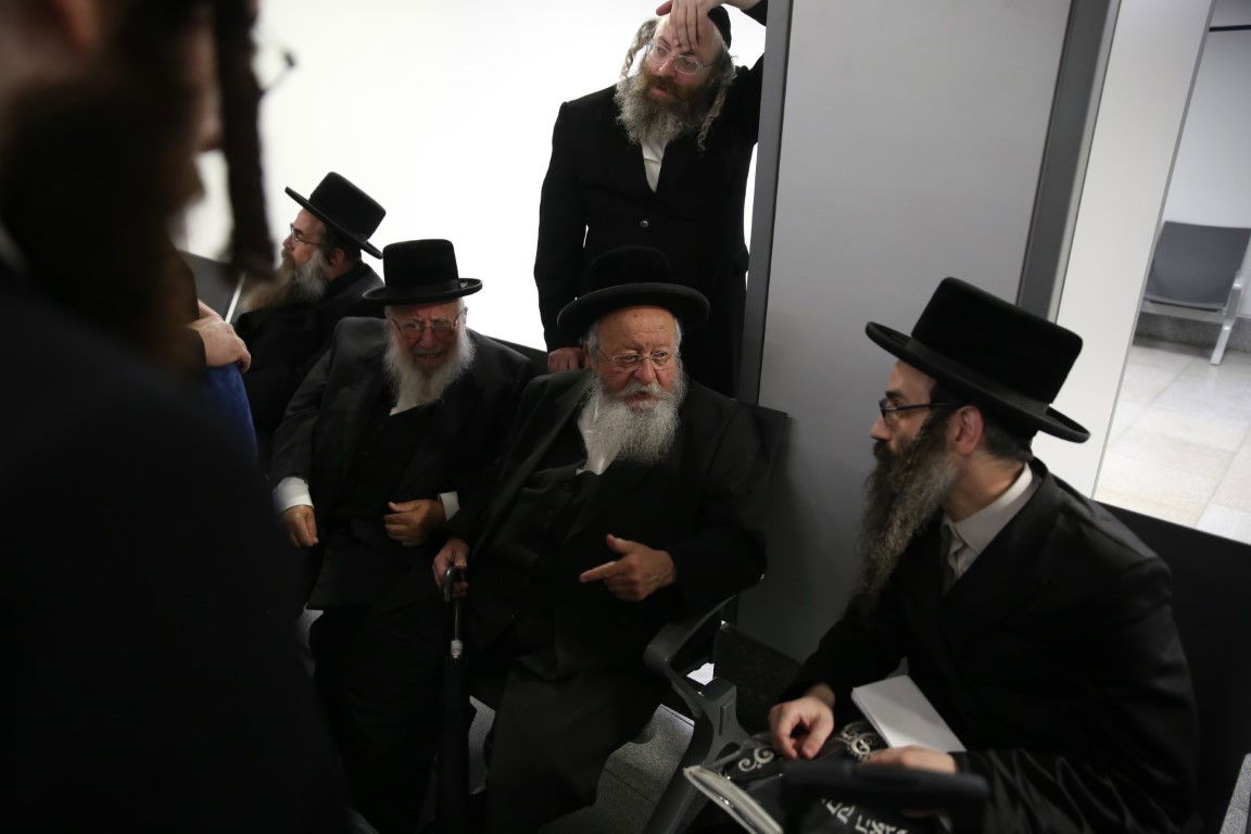 האדמו"ר מסערט ויז'ניץ במארינבארד 