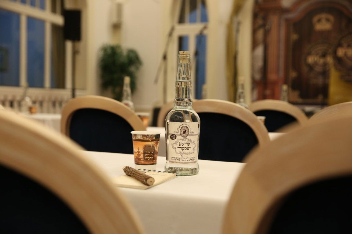 האדמו"ר מסערט ויז'ניץ במארינבארד 