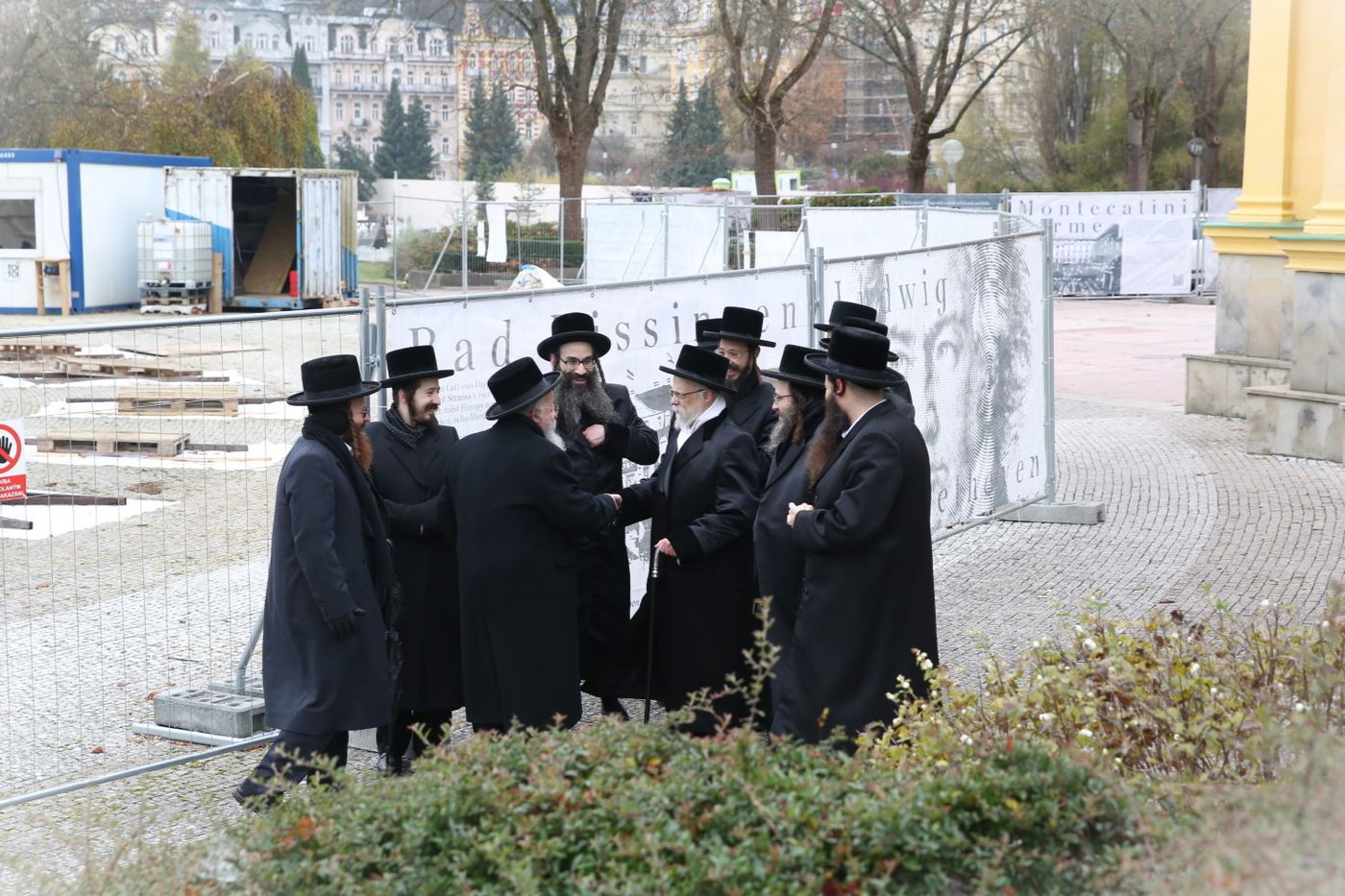 האדמו"ר מסערט ויז'ניץ במארינבארד 