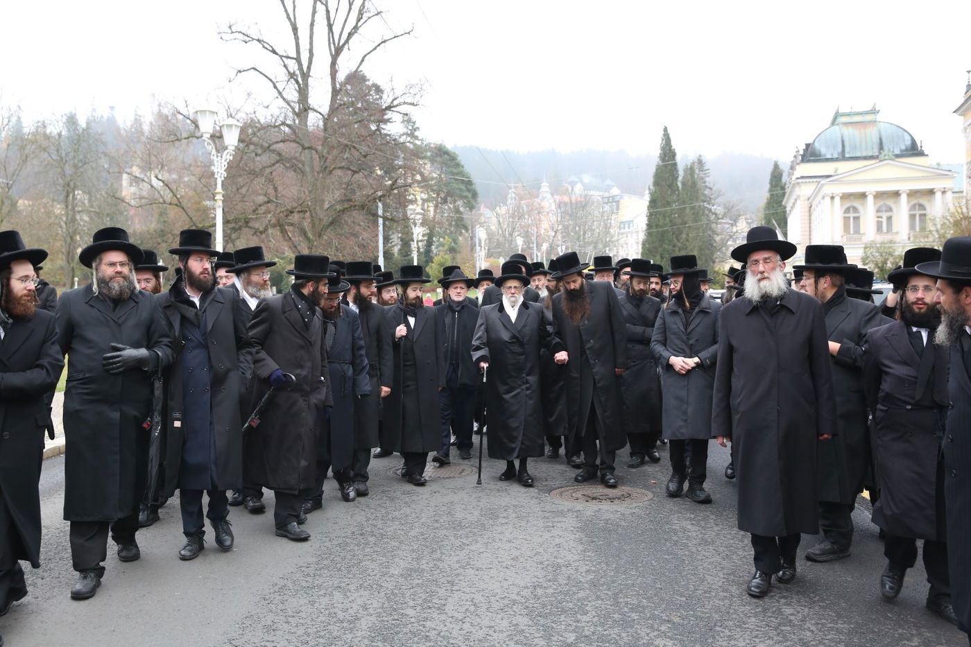 האדמו"ר מסערט ויז'ניץ במארינבארד 