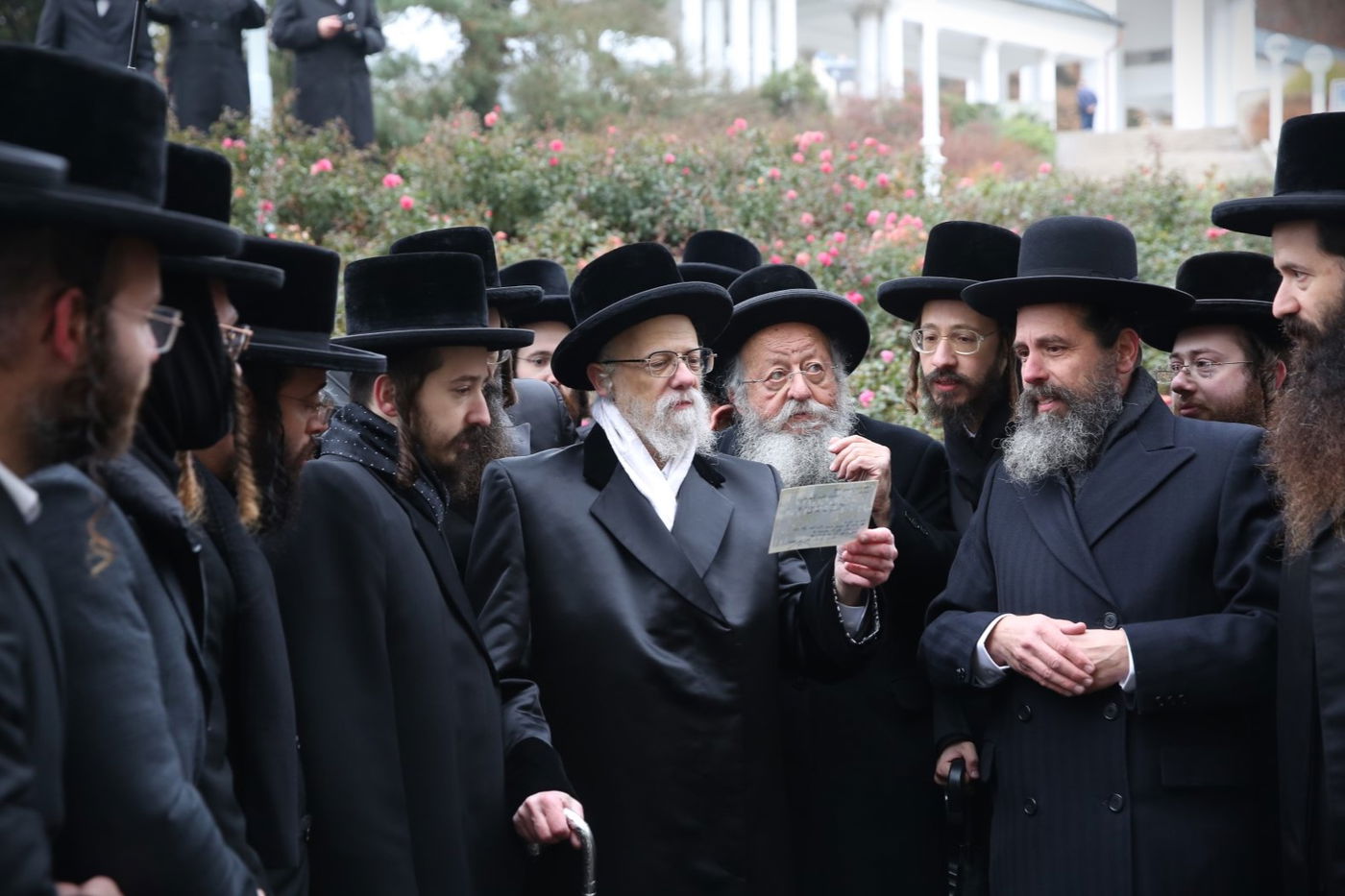 האדמו"ר מסערט ויז'ניץ במארינבארד 