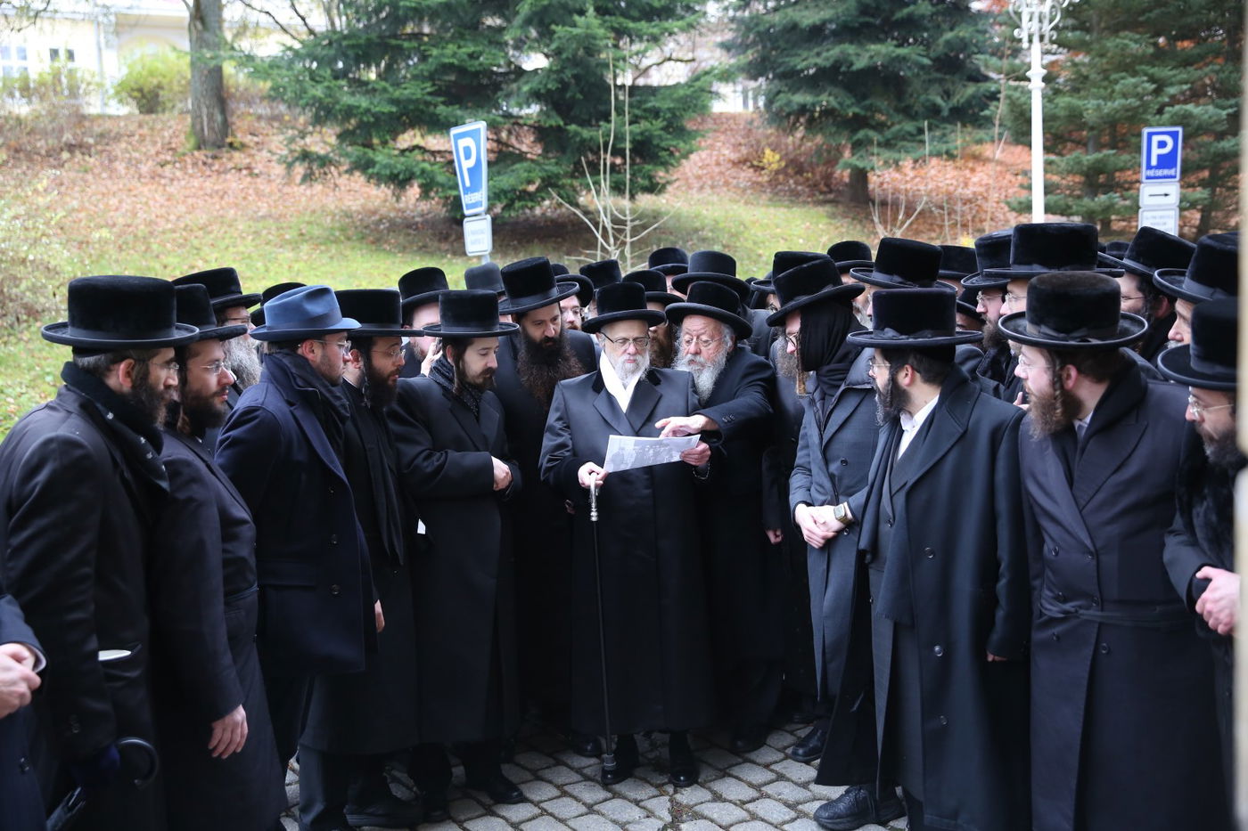 האדמו"ר מסערט ויז'ניץ במארינבארד 