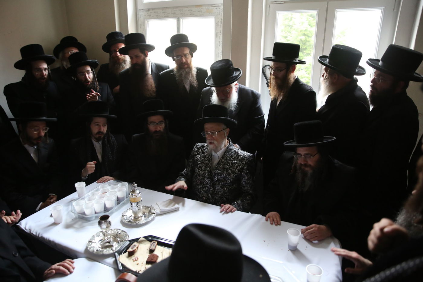 האדמו"ר מסערט ויז'ניץ במארינבארד 