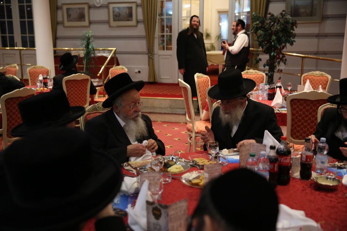 האדמו"ר מסערט ויז'ניץ במארינבארד 