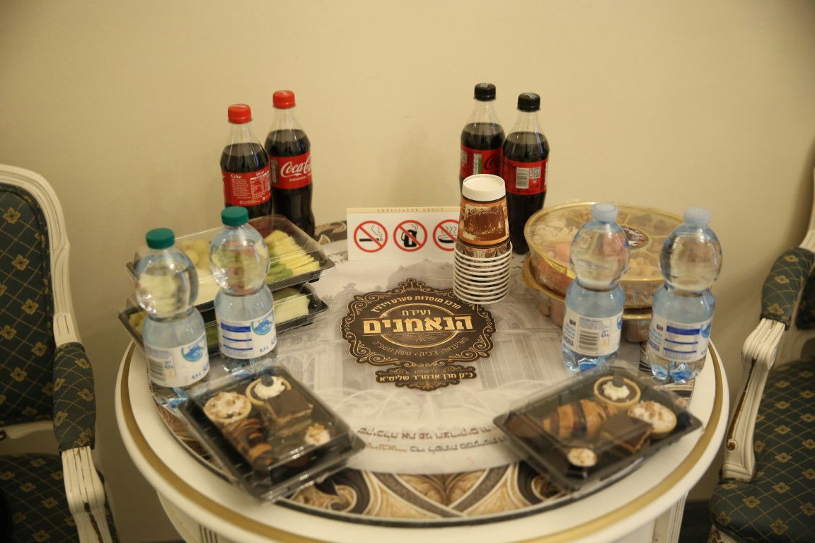 האדמו"ר מסערט ויז'ניץ במארינבארד 