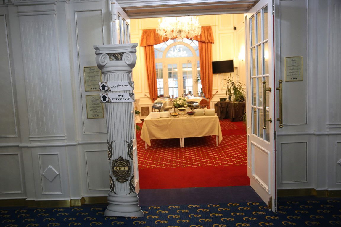 האדמו"ר מסערט ויז'ניץ במארינבארד 