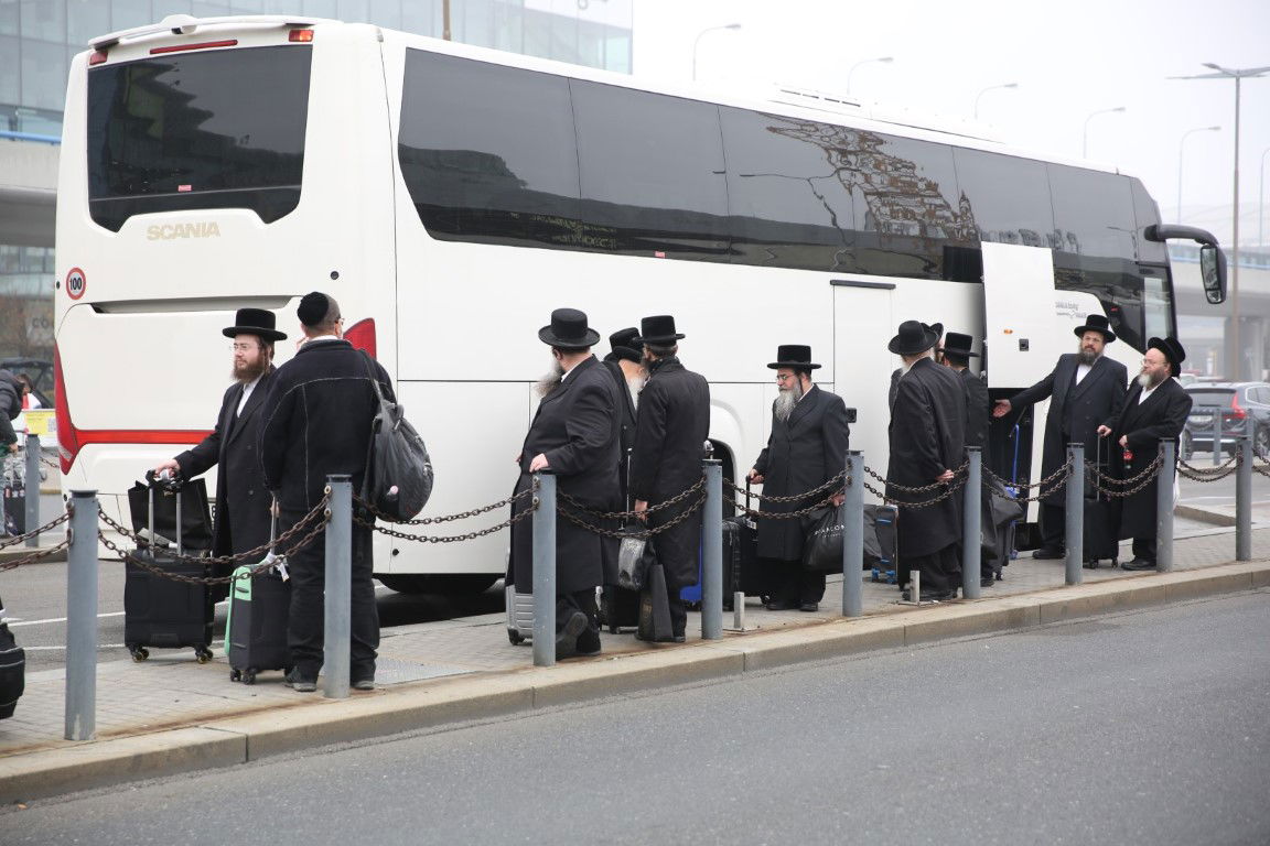 האדמו"ר מסערט ויז'ניץ במארינבארד 