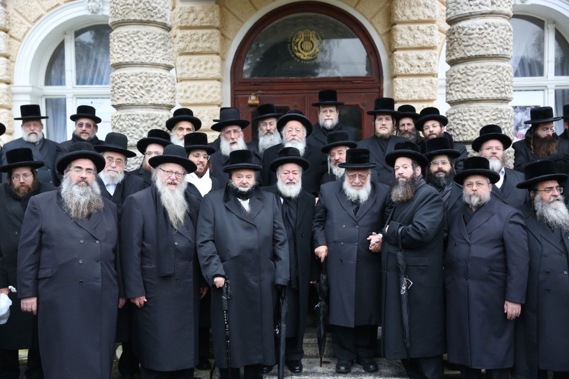האדמו"ר מסערט ויז'ניץ במארינבארד 