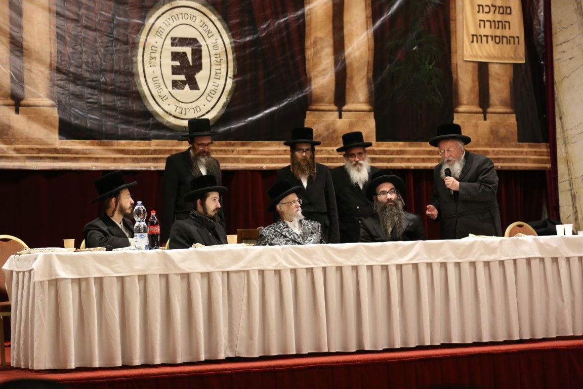 האדמו"ר מסערט ויז'ניץ במארינבארד 