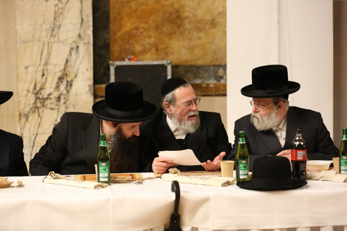 האדמו"ר מסערט ויז'ניץ במארינבארד 