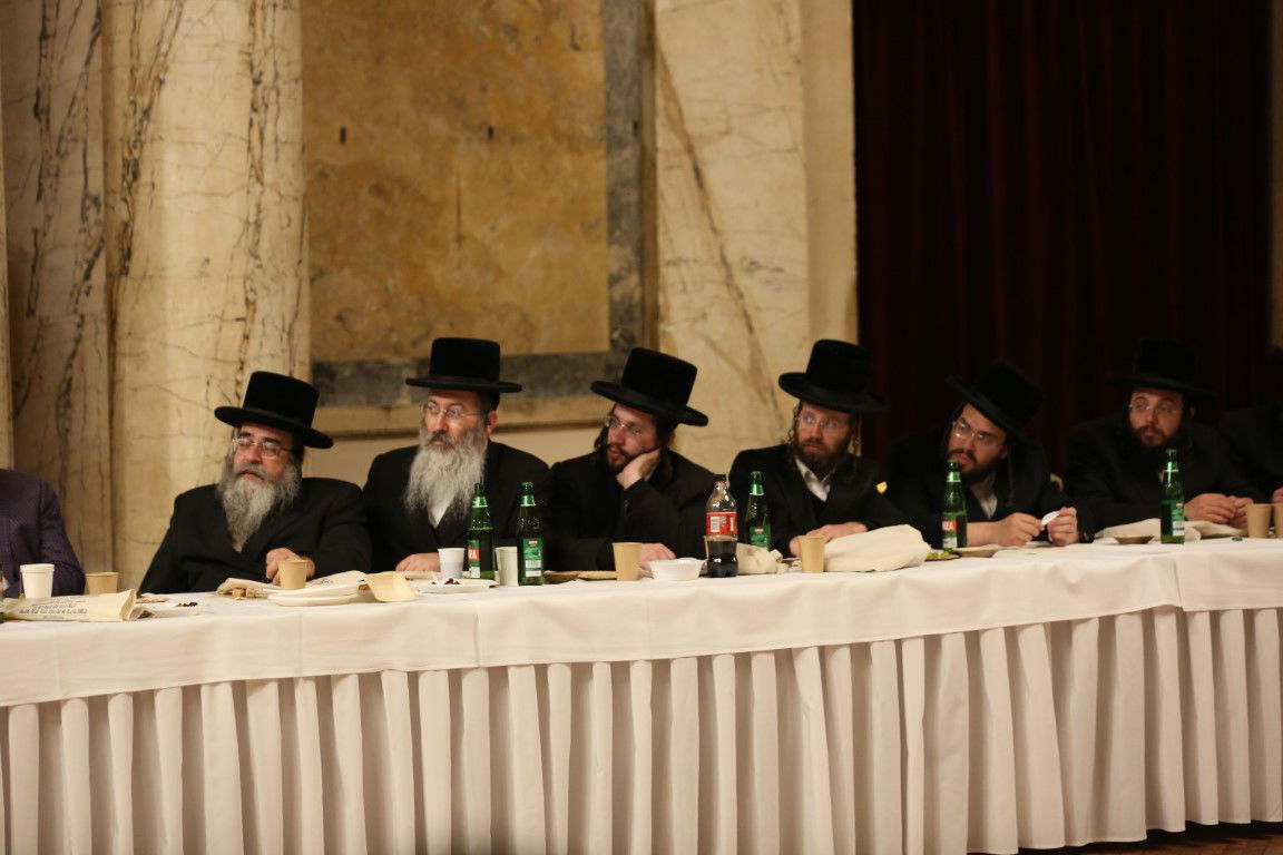 האדמו"ר מסערט ויז'ניץ במארינבארד 