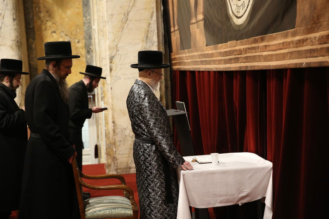 האדמו"ר מסערט ויז'ניץ במארינבארד 