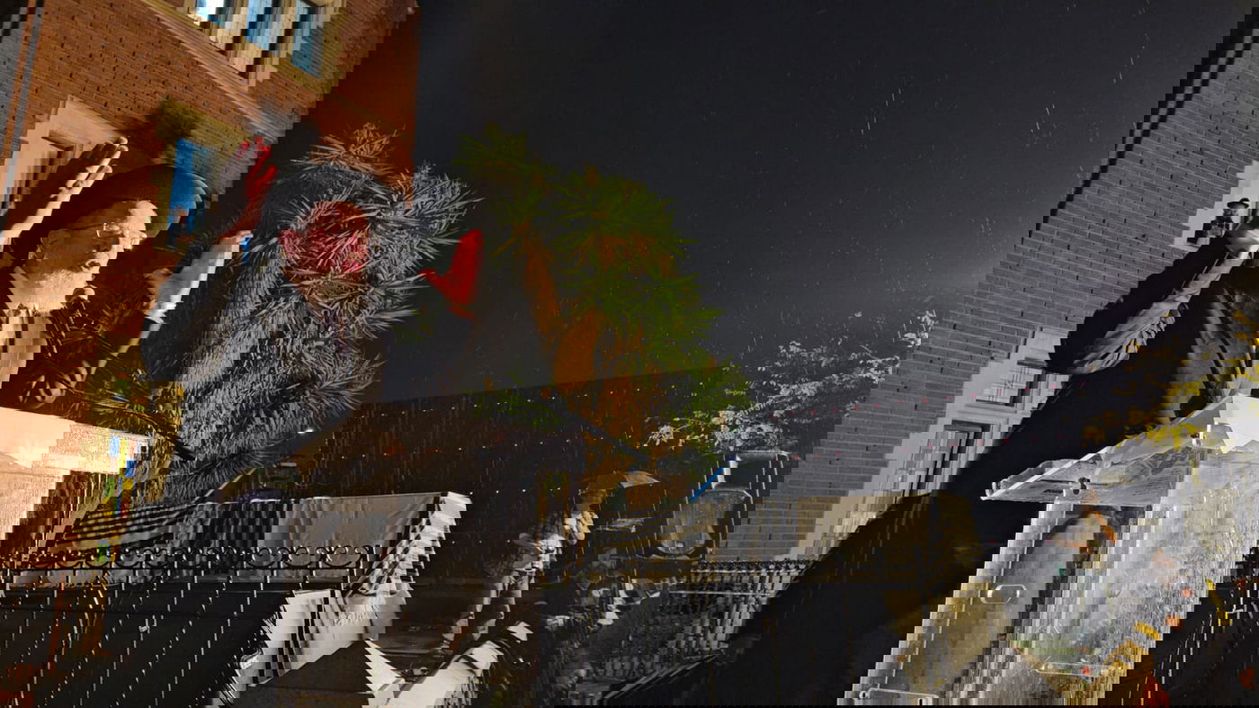 הרה"ר לישראל הגאון בי קלמן בר סופד לצבי קוגן הי"ד בהלוויה בכפר חב"ד