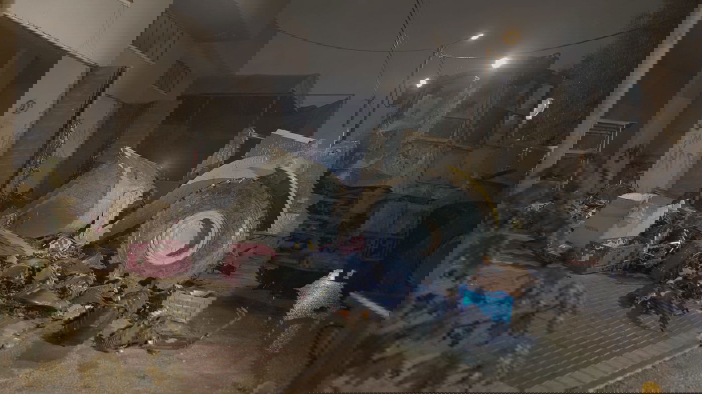 הכוחות פשטו על עסק שמכר חלקי רכב גנובים - והשמידו הכל | צפו